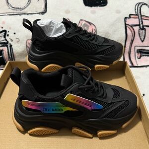 BRAND NEW Steve Madden  possession multi color Sneakers size 6